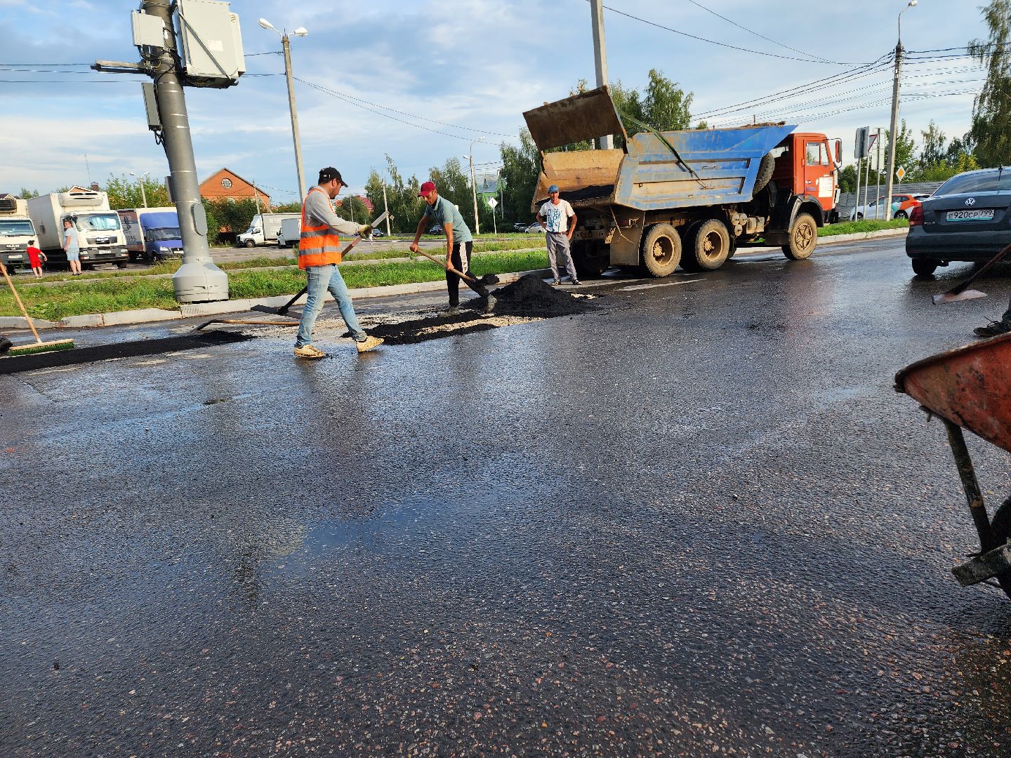 Домодедово, Подмосковье, улица Текстильщиков, ремонт дорог, ямочный ремонт, дорожное покрытие, качественные дороги