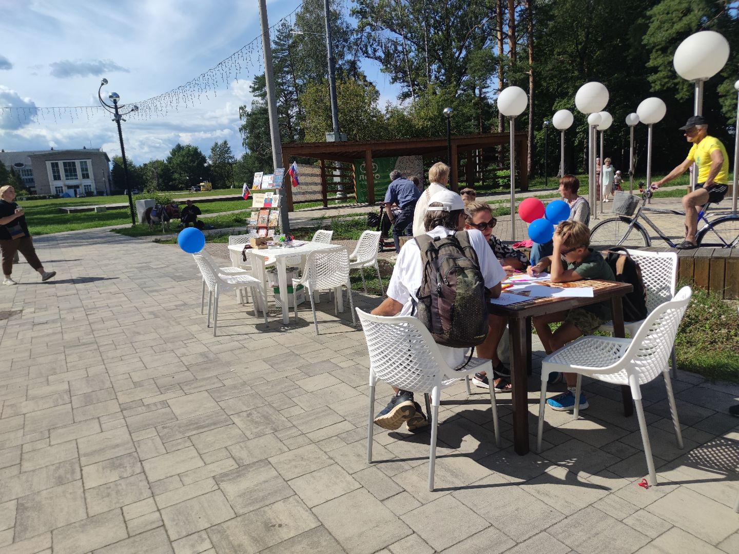 день российского флага, праздник, акция, Молодая Гвардия Подмосковья, Волонтеры Подмосковья, Дубна