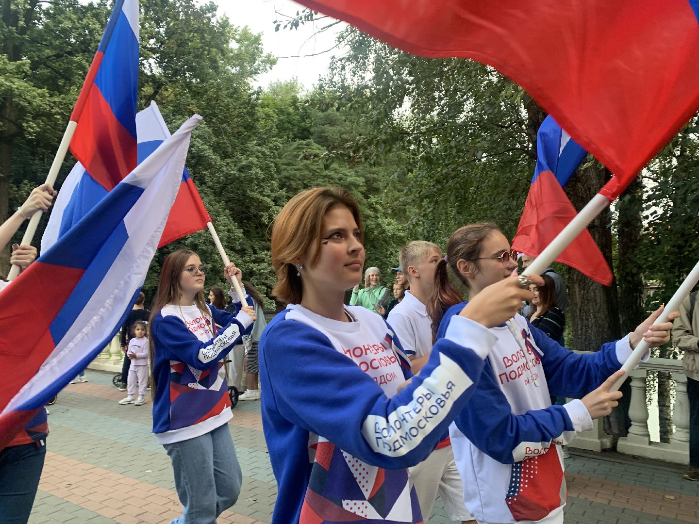 Шествие, флаг россии, флаг, волонтеры, волонтеры подмосковья,