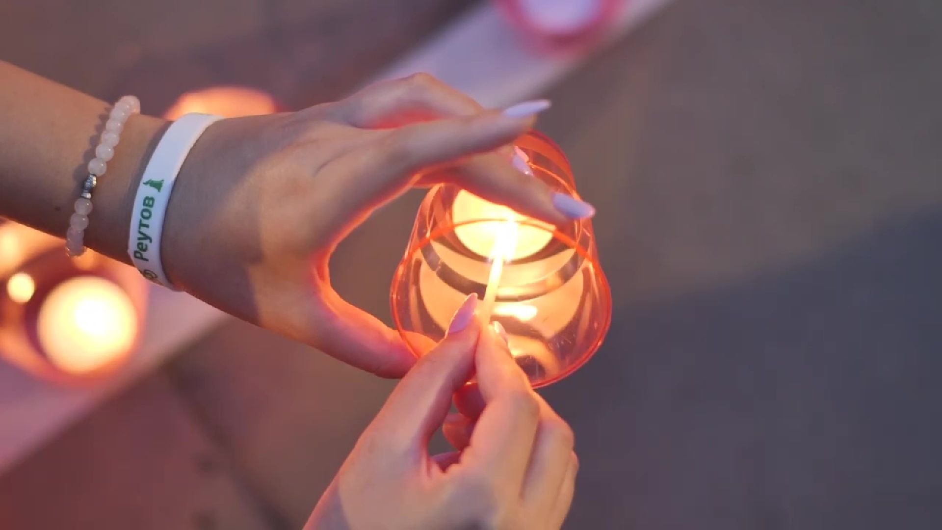 Реутов, День флага, свечи, волонтёры