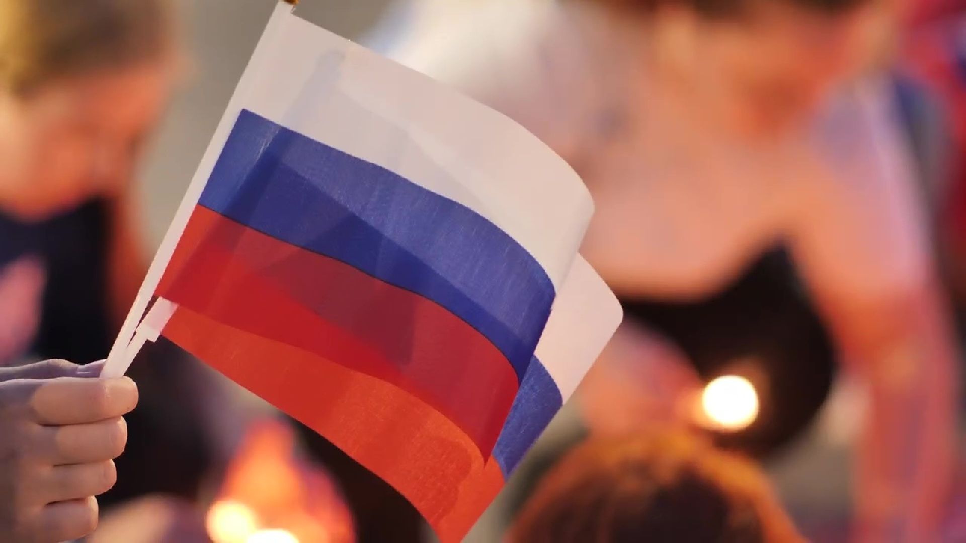 Реутов, День флага, свечи, волонтёры