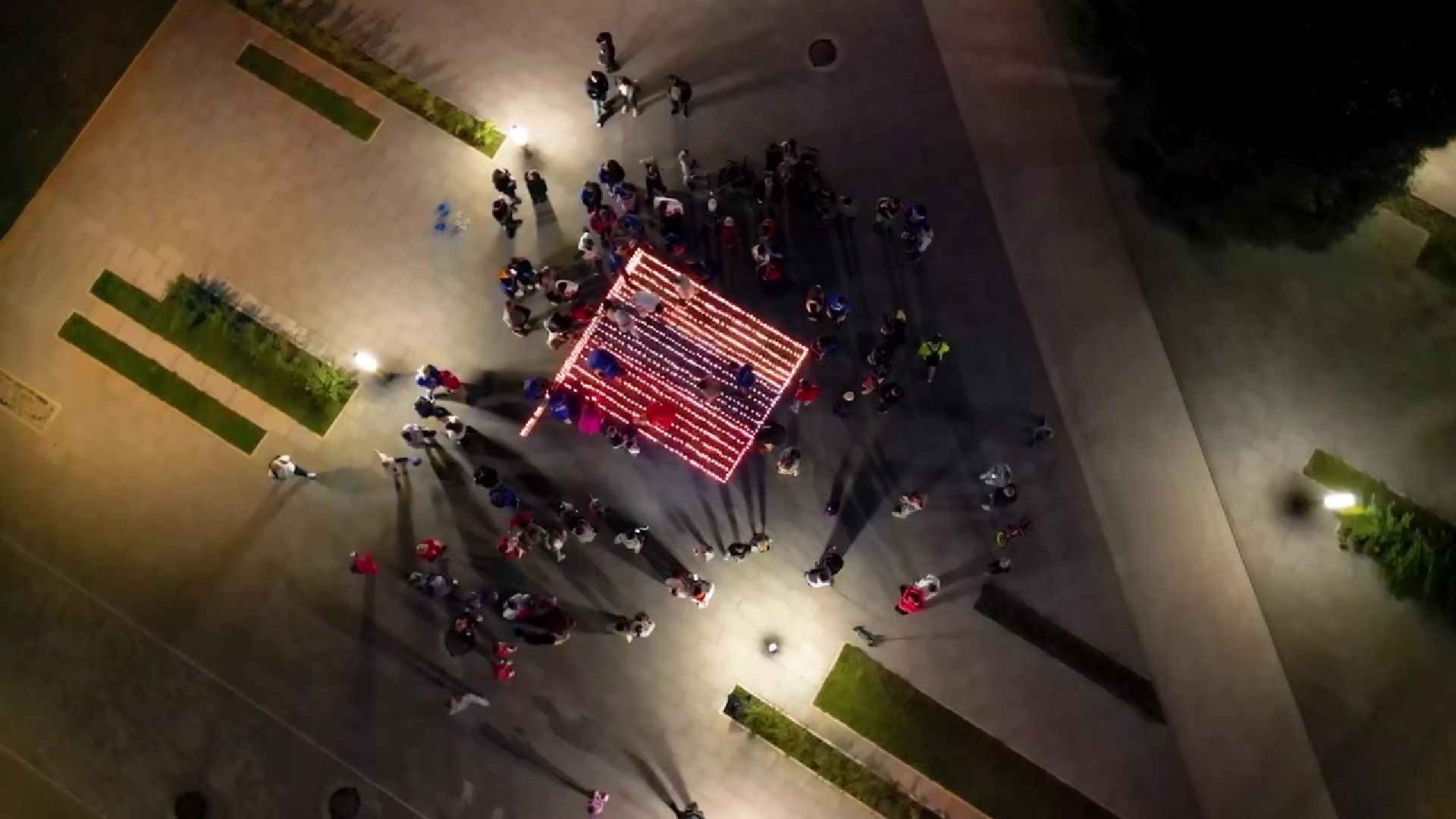 Реутов, День флага, свечи, волонтёры