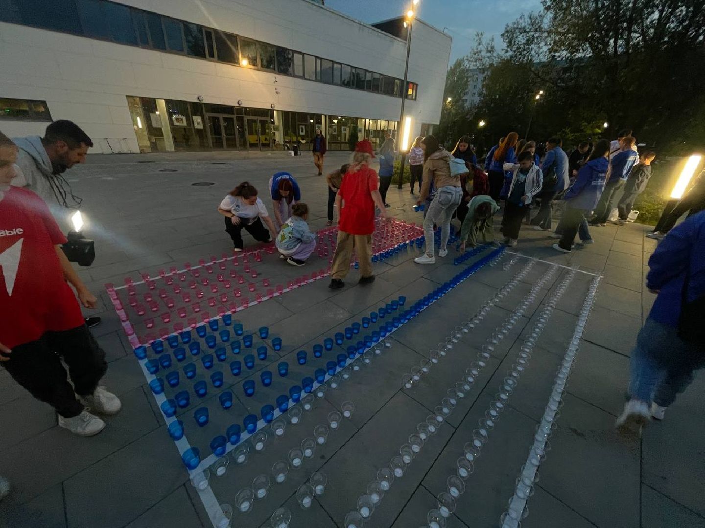 Реутов, День флага, свечи, волонтёры