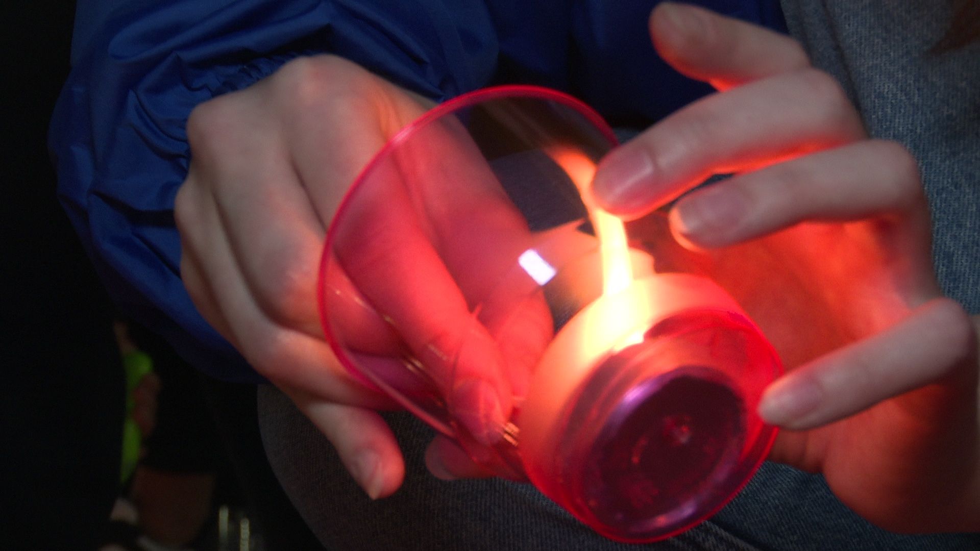 Реутов, День флага, свечи, волонтёры