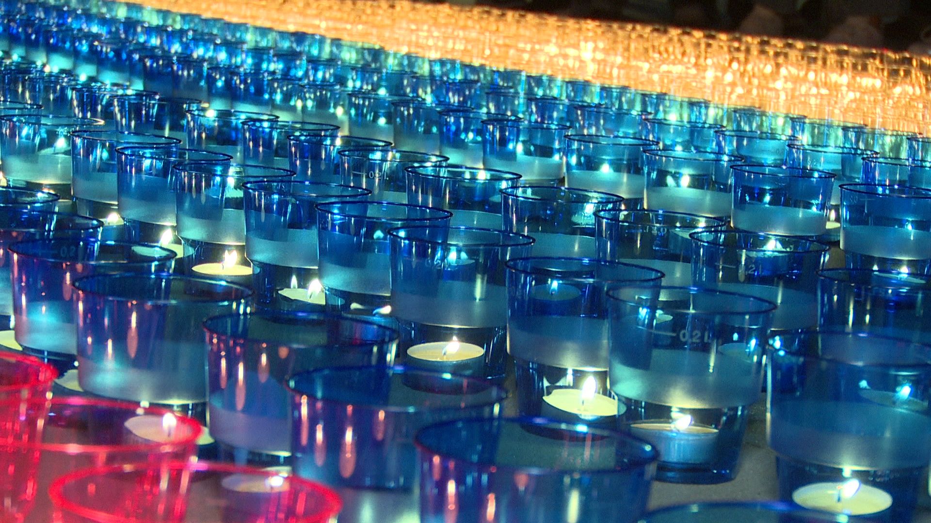 Реутов, День флага, свечи, волонтёры