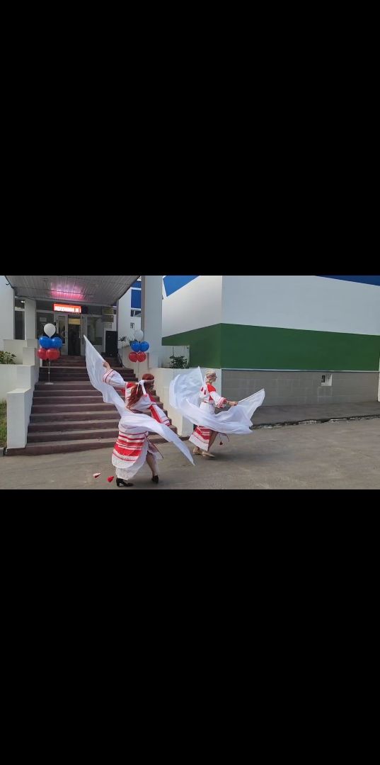 Долгопрудный, лебедь белая, день флага, танец, праздник