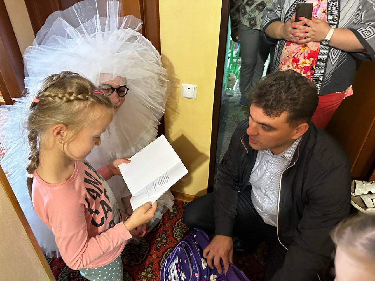 Можайск, Можайский городской округ, Подмосковье, рюкзак, губернатор, школьники, малообеспеченные семьи, помощь, первоклассник, 1 сентября, День знаний