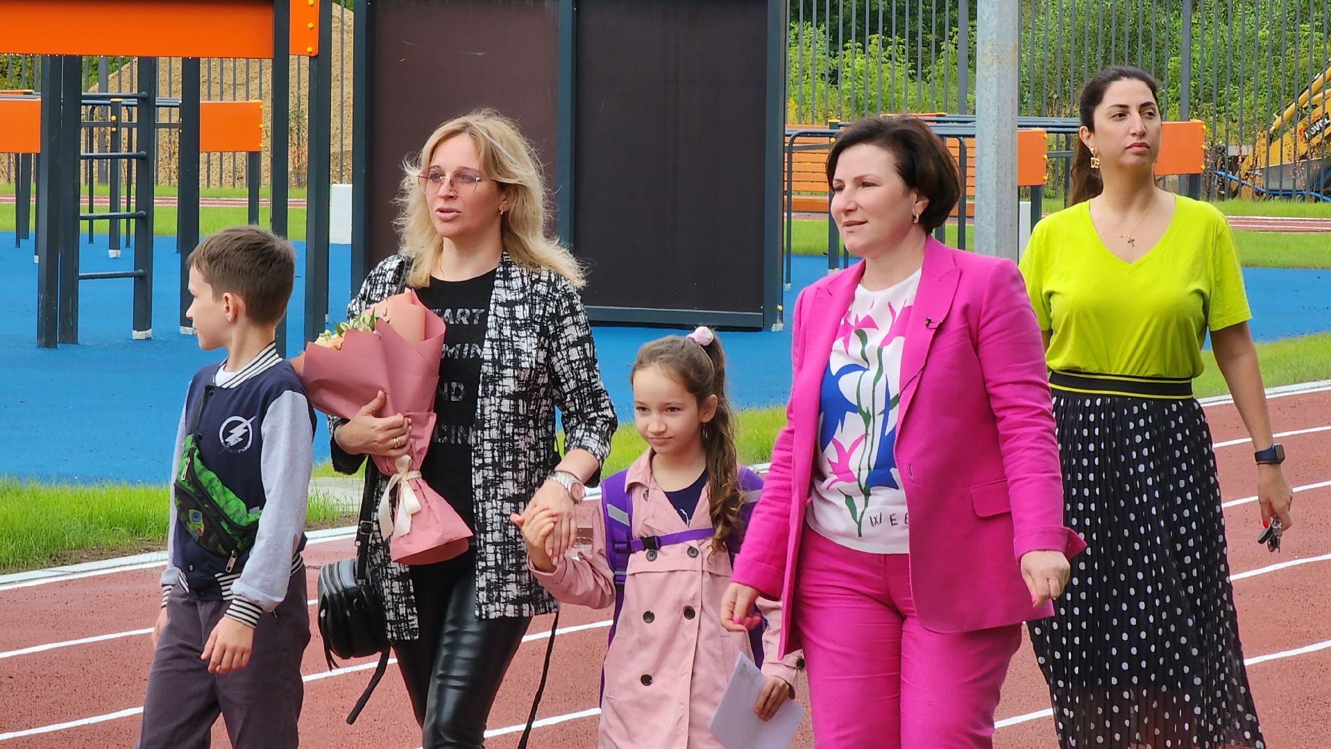 образование, подарок губернатора, первоклассник,