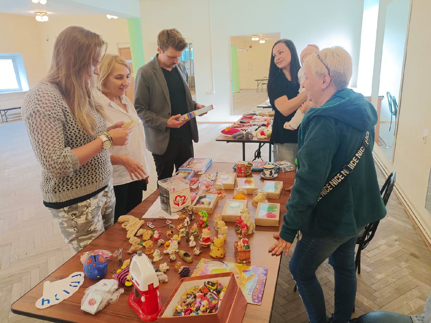 благотворительная ярмарка, Дети вместо цветов, сбор средств, дети-инвалиды, Дзержинский