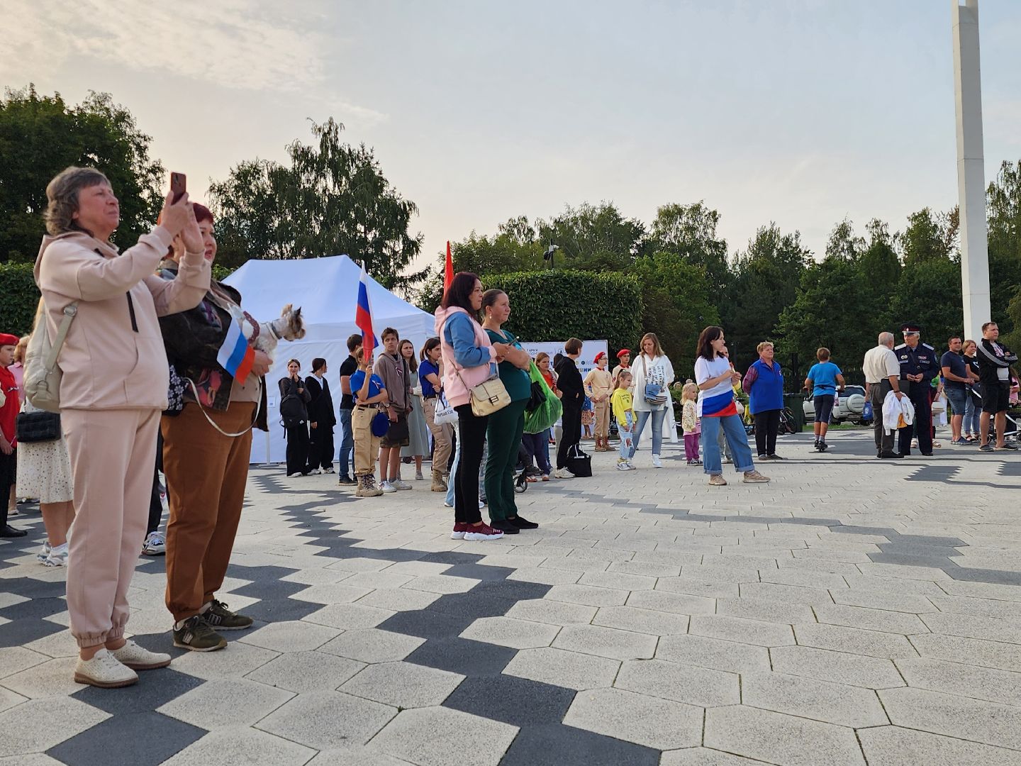 Мытищи, день флага, центральный парк