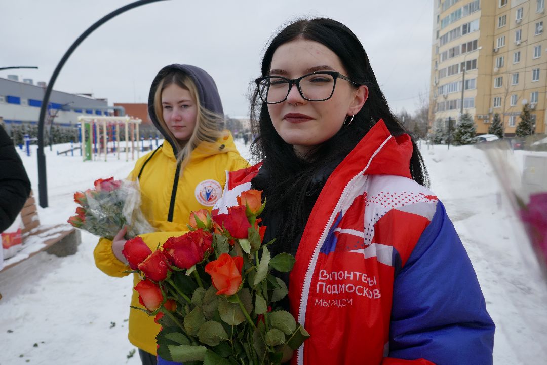 Подольск, цветы, поздравление, волонтеры, весна