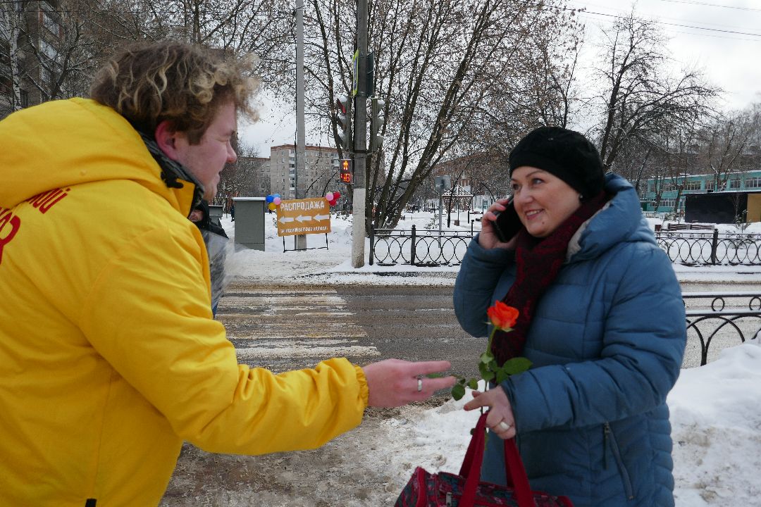 Подольск, цветы, поздравление, волонтеры, весна