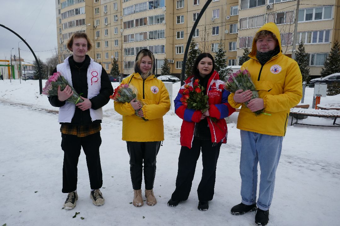 Подольск, цветы, поздравление, волонтеры, весна