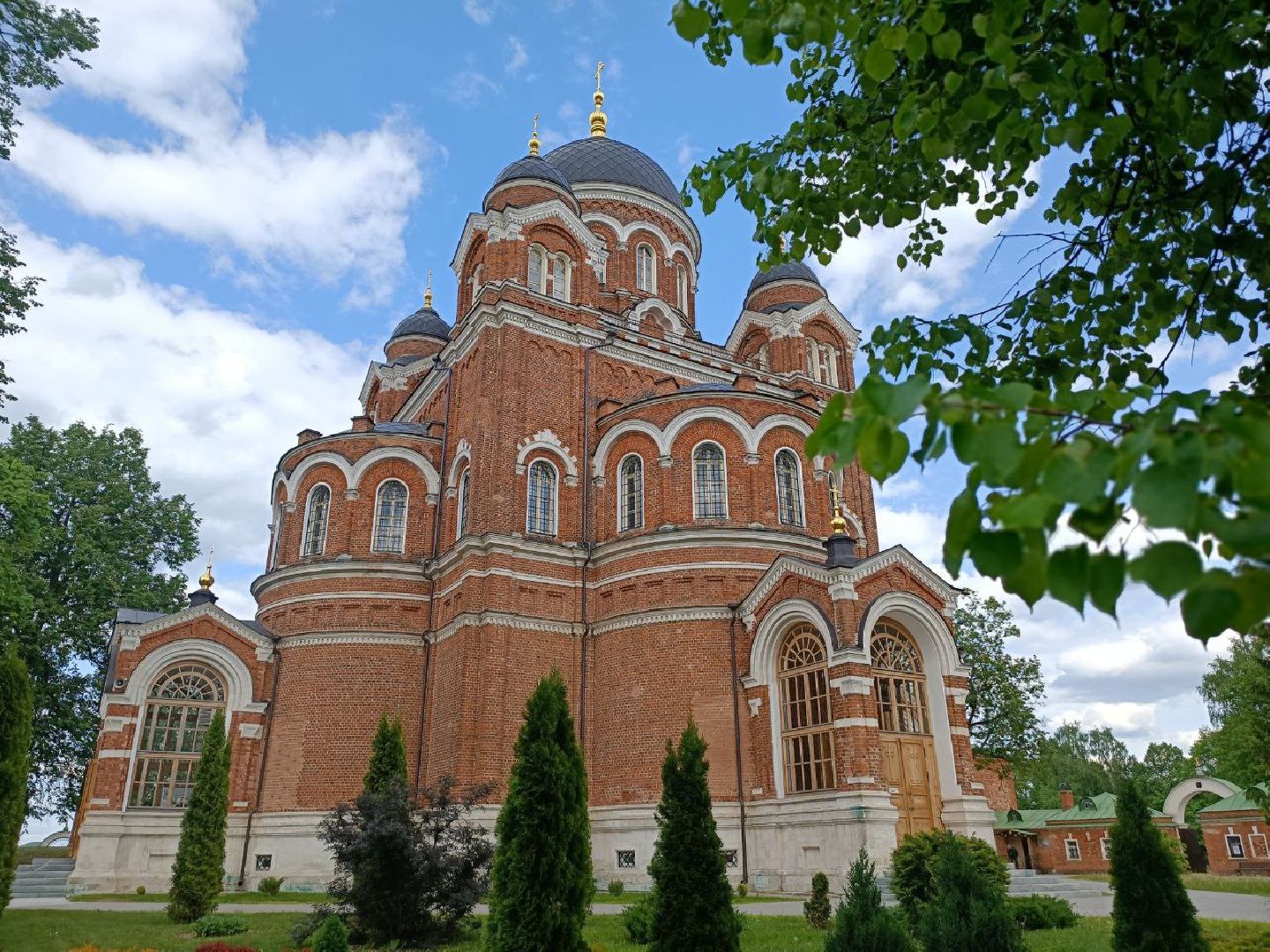 Можайск, Можайский городской округ, Подмосковье, религия, вера, монастырь, обитель, монашество, жизнь, православная церковь, традиции, традиции монашества