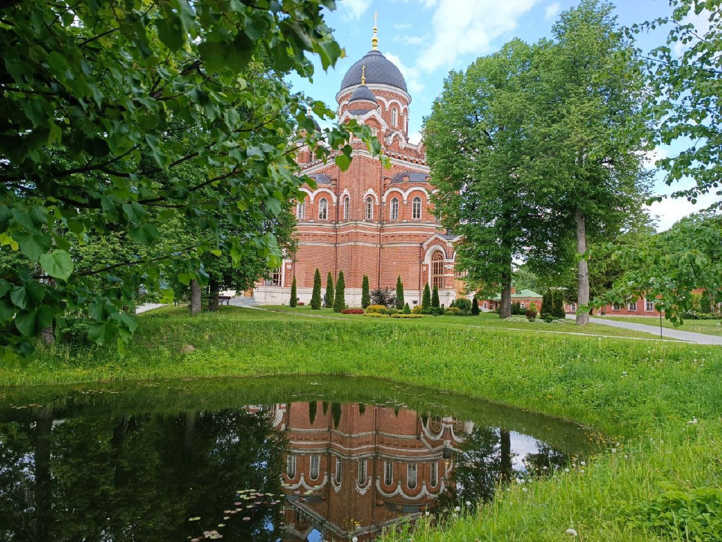 Можайск, Можайский городской округ, Подмосковье, религия, вера, монастырь, обитель, монашество, жизнь, православная церковь, традиции, традиции монашества