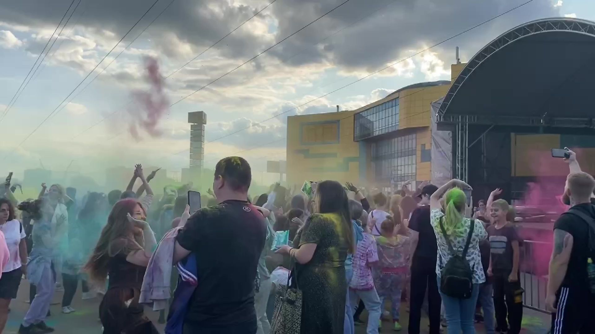 Реутов, фестиваль красок, торговый комплекс, Шоколад, предложение, любовь