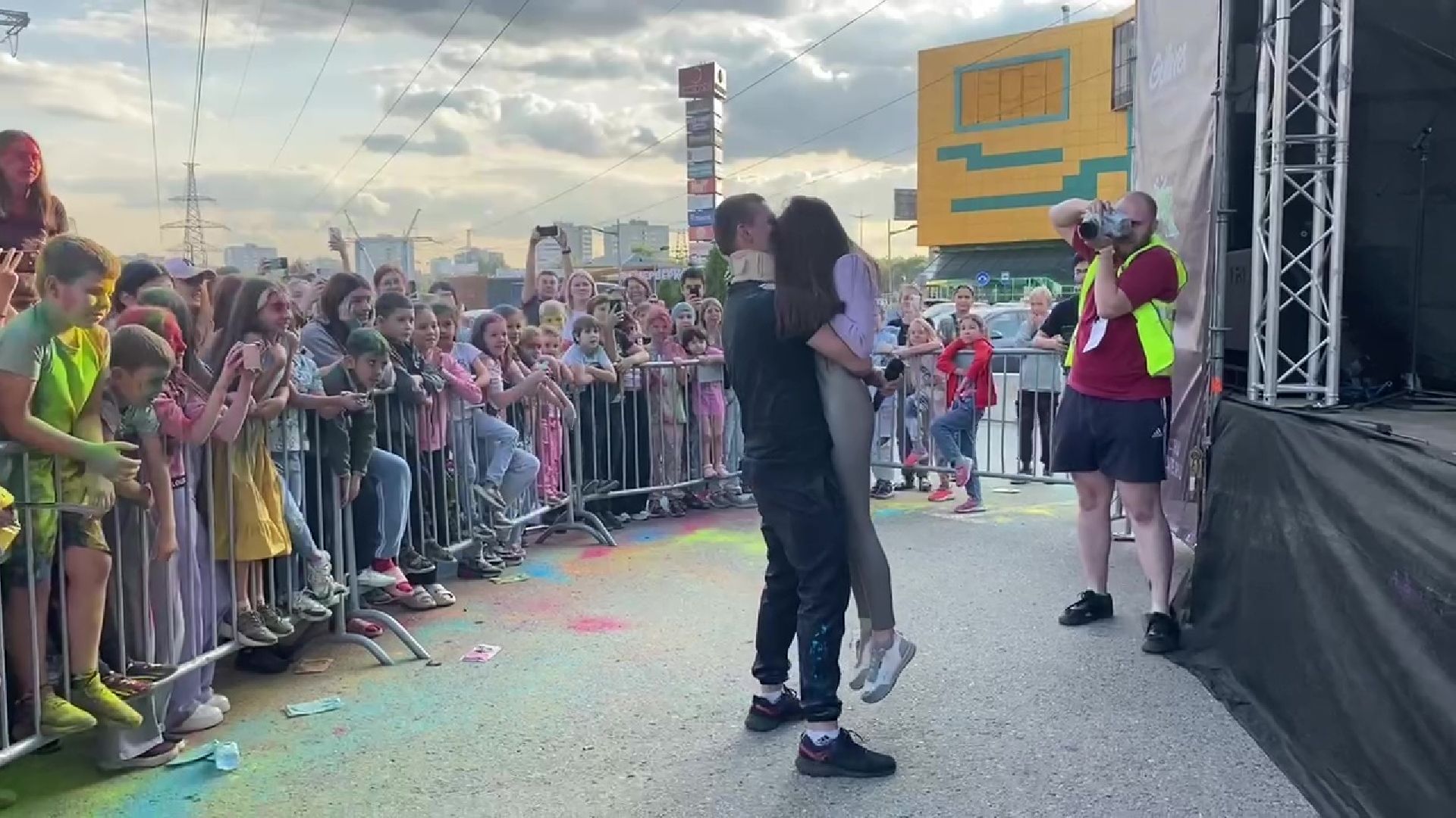 Реутов, фестиваль красок, торговый комплекс, Шоколад, предложение, любовь