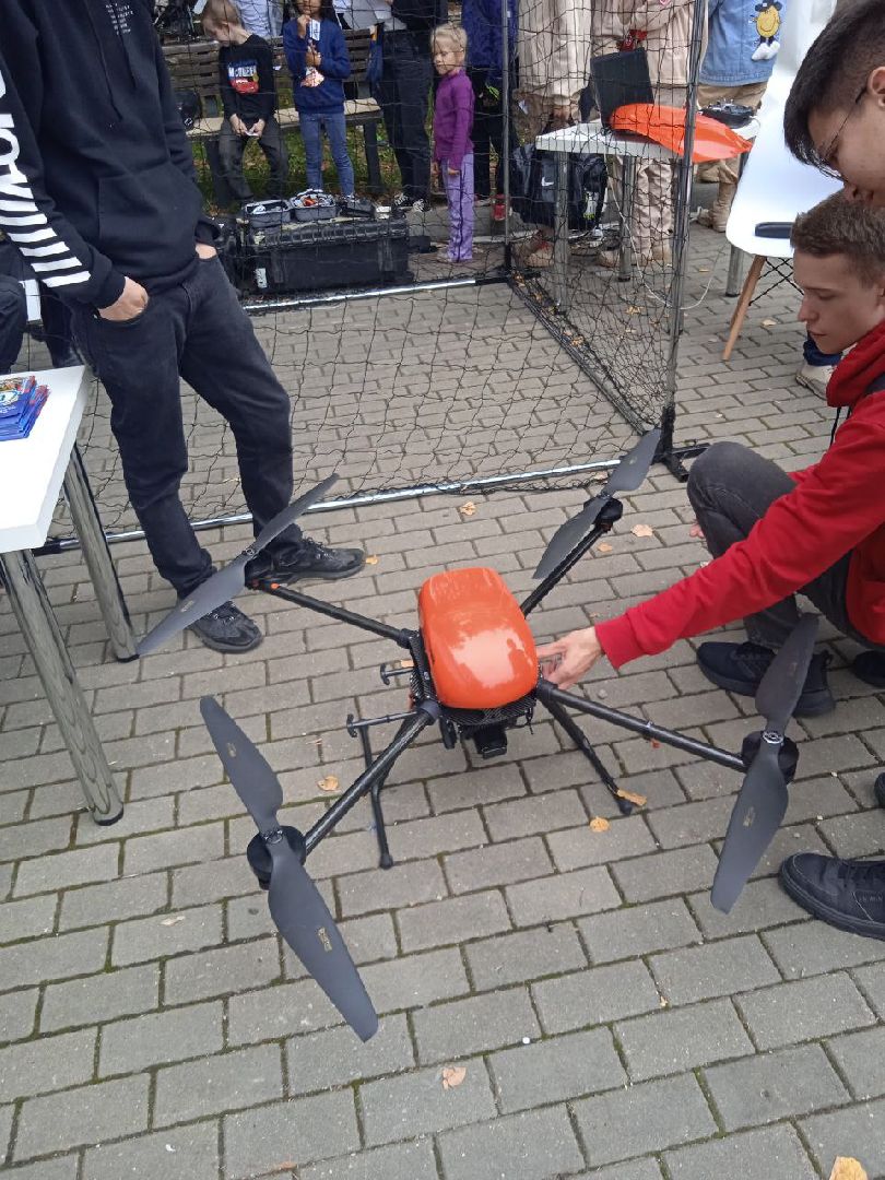 ДАКС, детский, авиакосмический, салон, ДК, Прохоров, Терюшков, Волк