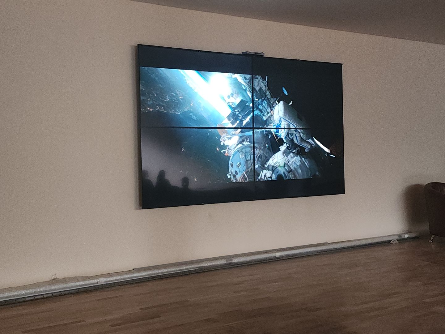 кинопоказ; библиотека; видное; чебурашка; вызов; праведник