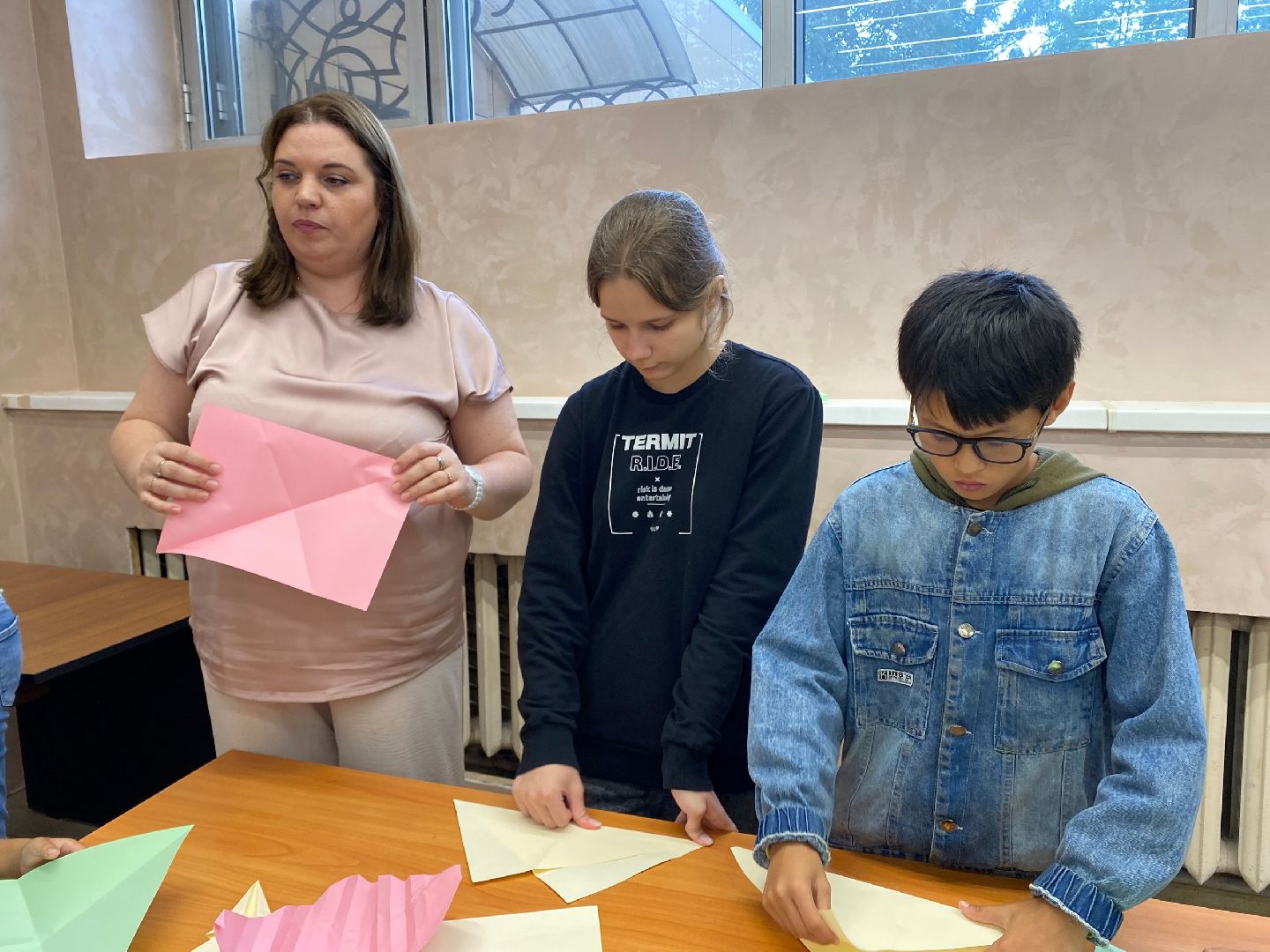 библиотека; видное; день открытых дверей; досуг; знания