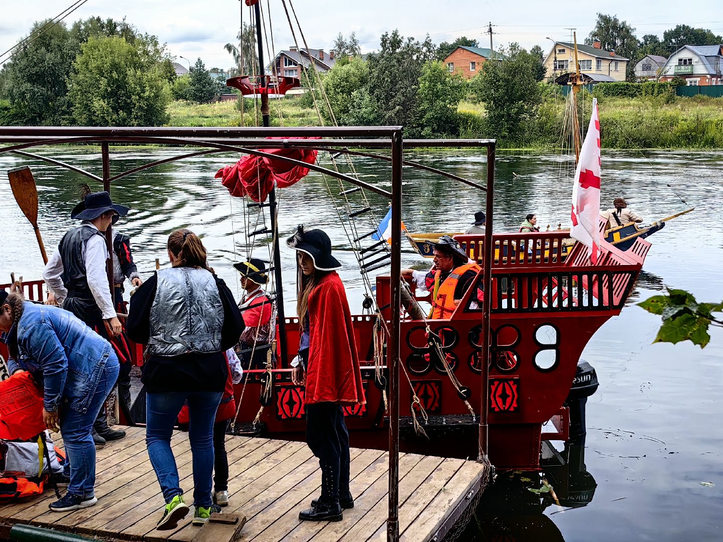 Морской бой, пираты, корабль, река, парк, гости