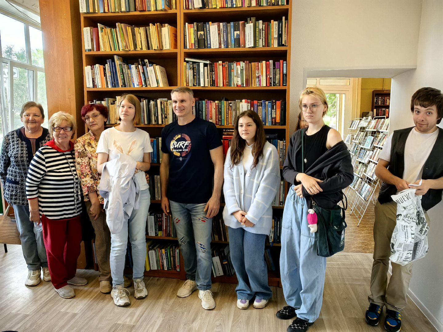 Драматург, сценарист, киноиндустрия, встреча, библиотека, курсы