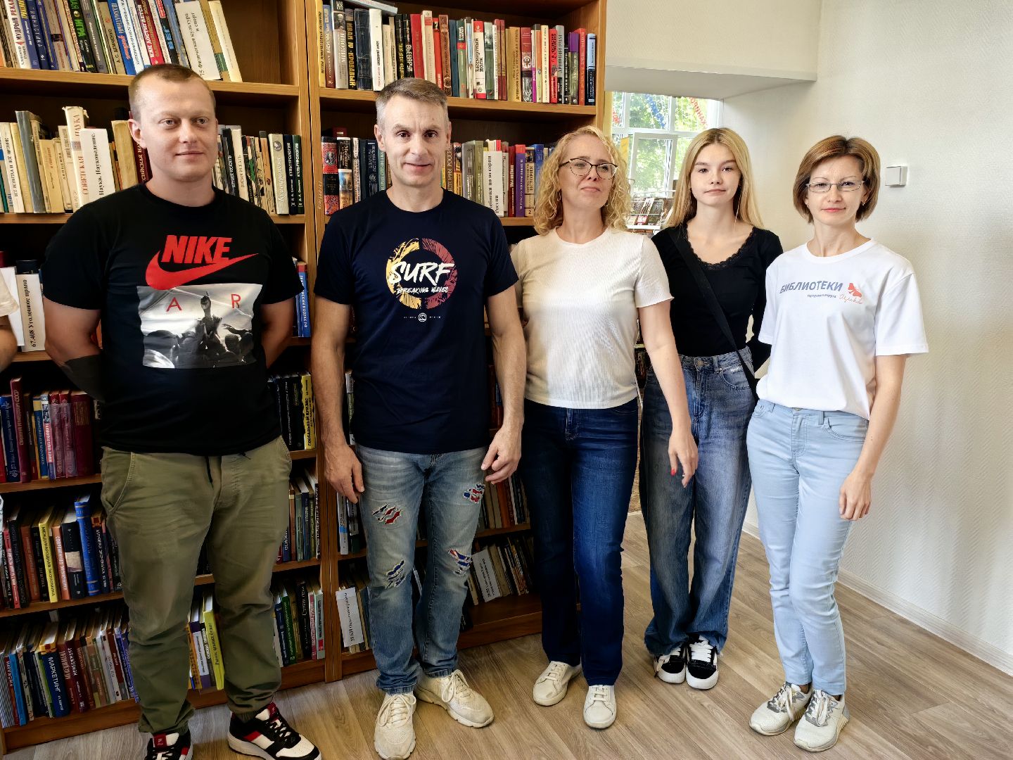 Драматург, сценарист, киноиндустрия, встреча, библиотека, курсы