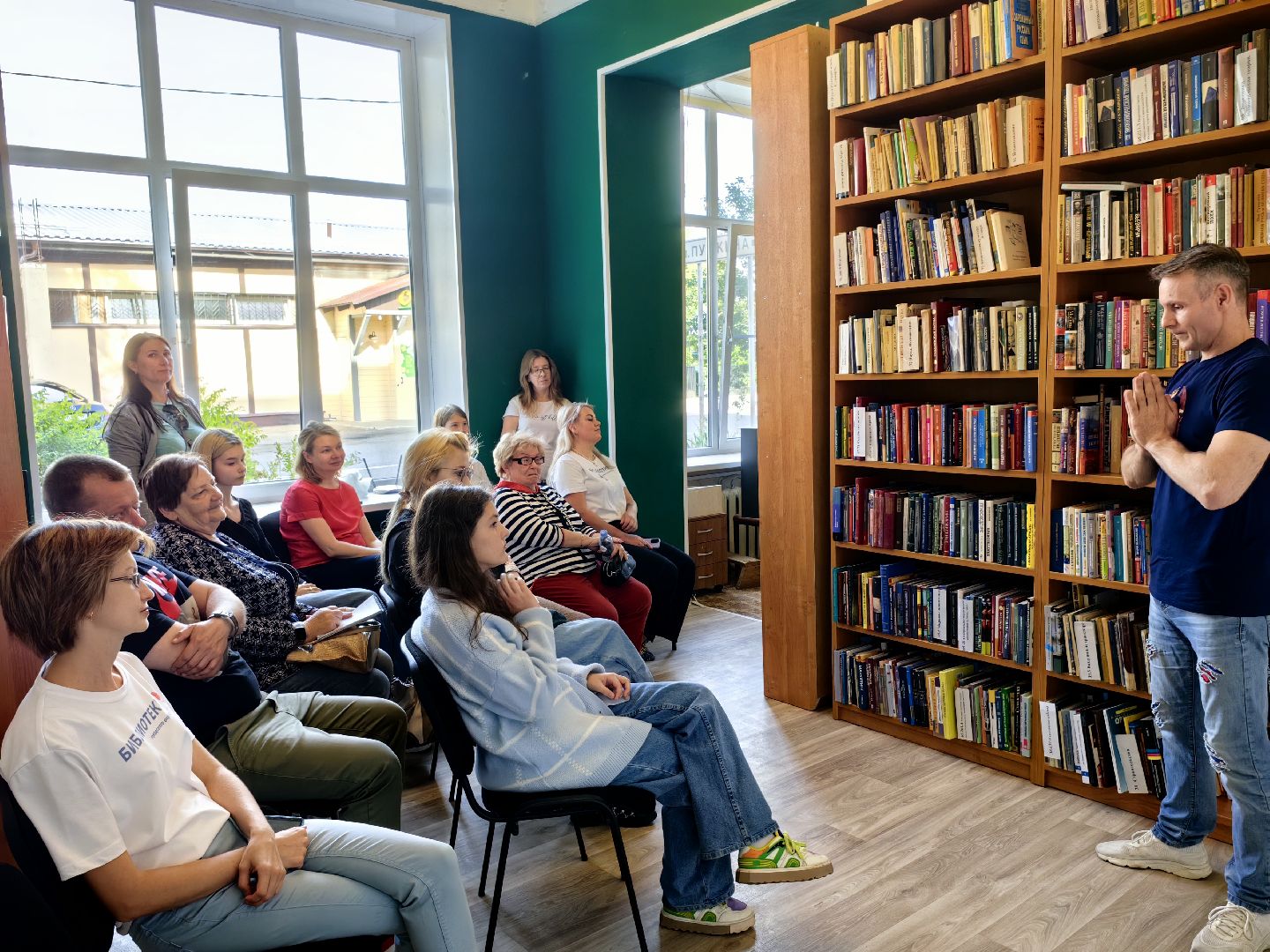 Драматург, сценарист, киноиндустрия, встреча, библиотека, курсы