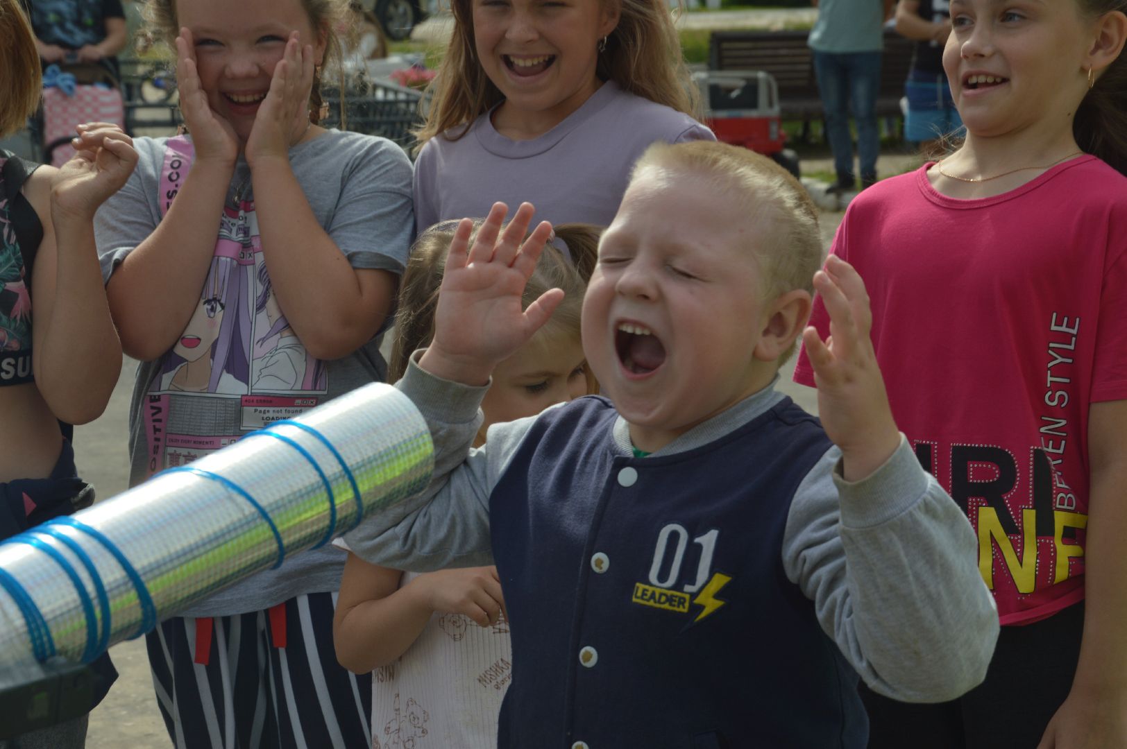 приведение, гигантские, подушки, ЦУС МИР, праздник, день посёлка, памятник Ленину