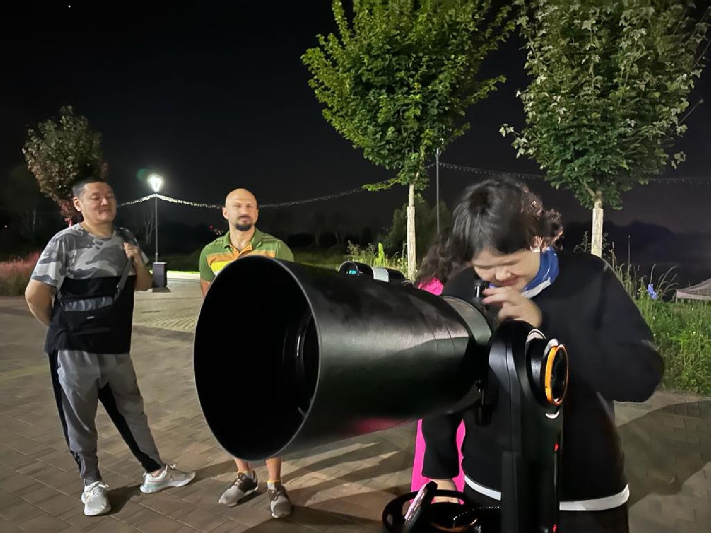 Осетровая луна, астроном из Наро-Фоминска, телескоп на набережной, наро-фоминск,