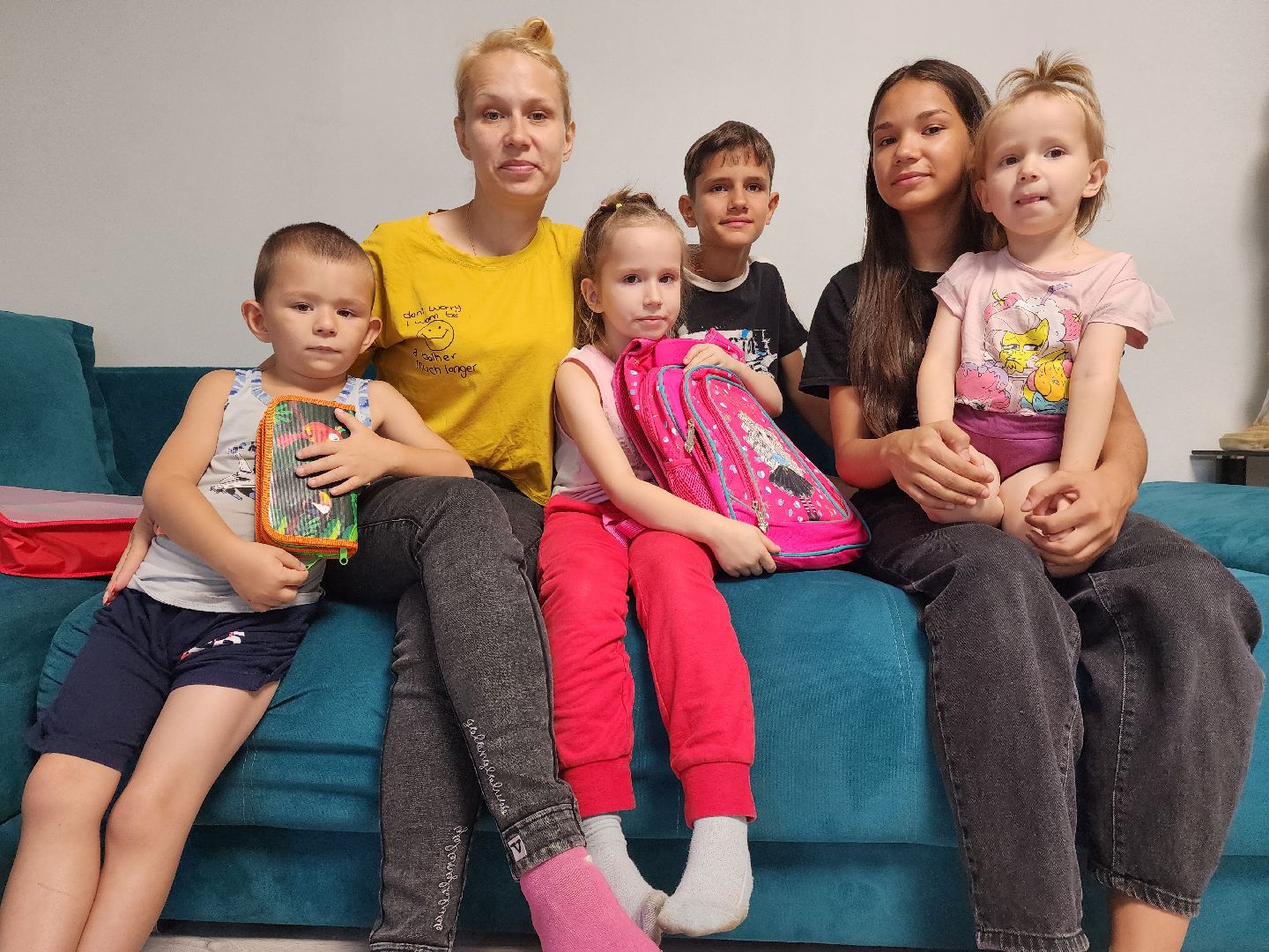 Раменское, образование, подарки многодетным семьям к 1 сентября, первокласснице подарили портфель мечты