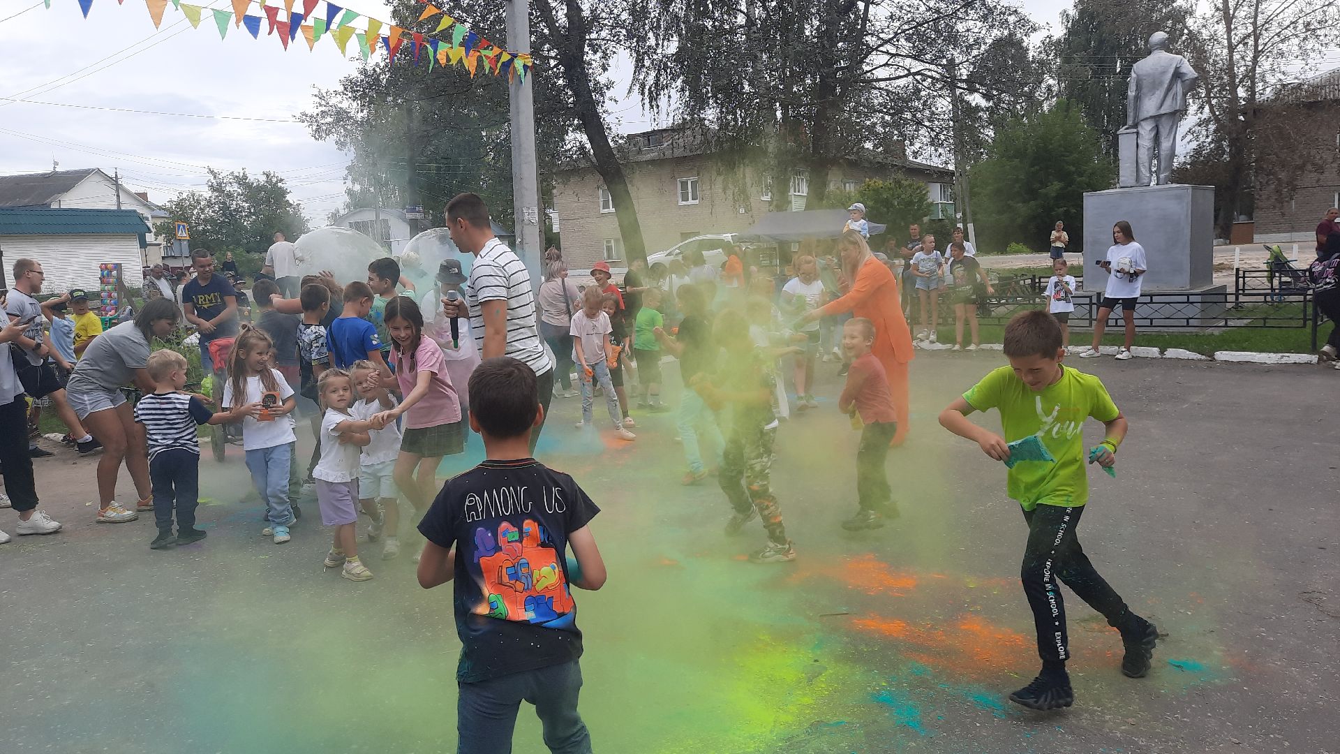 краски холи, праздник, веселье, день совхоза Мир, мир
