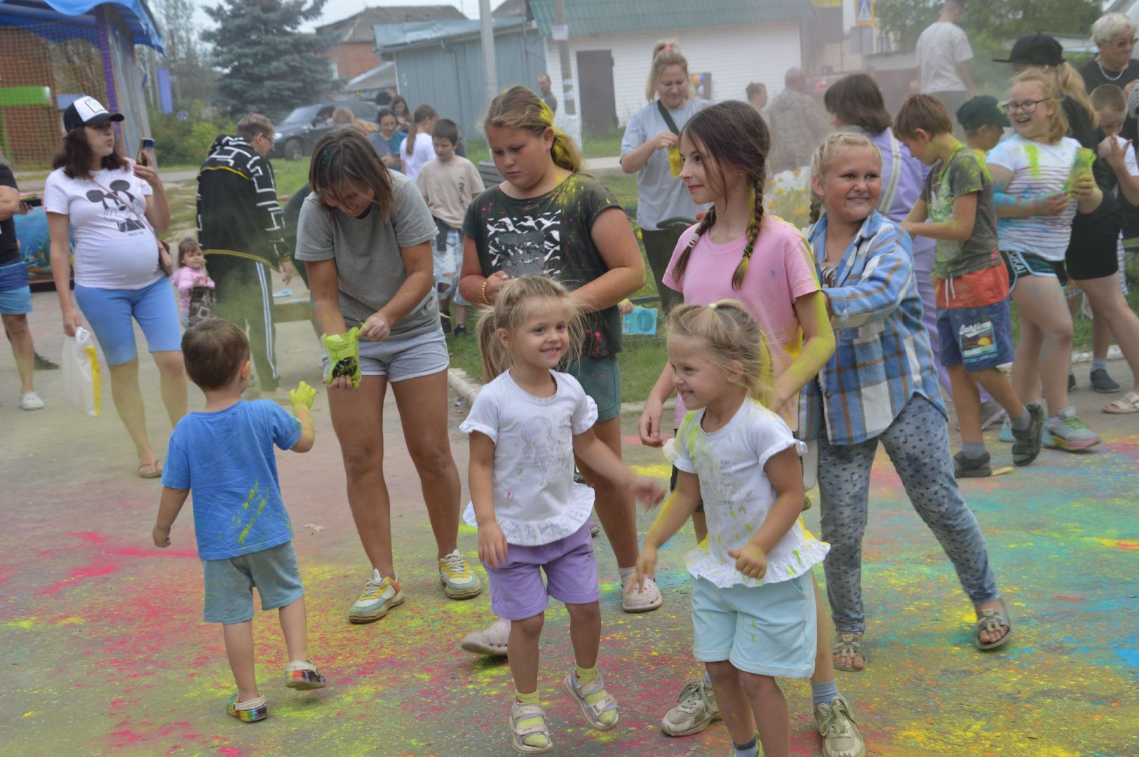 краски холи, праздник, веселье, день совхоза Мир, мир