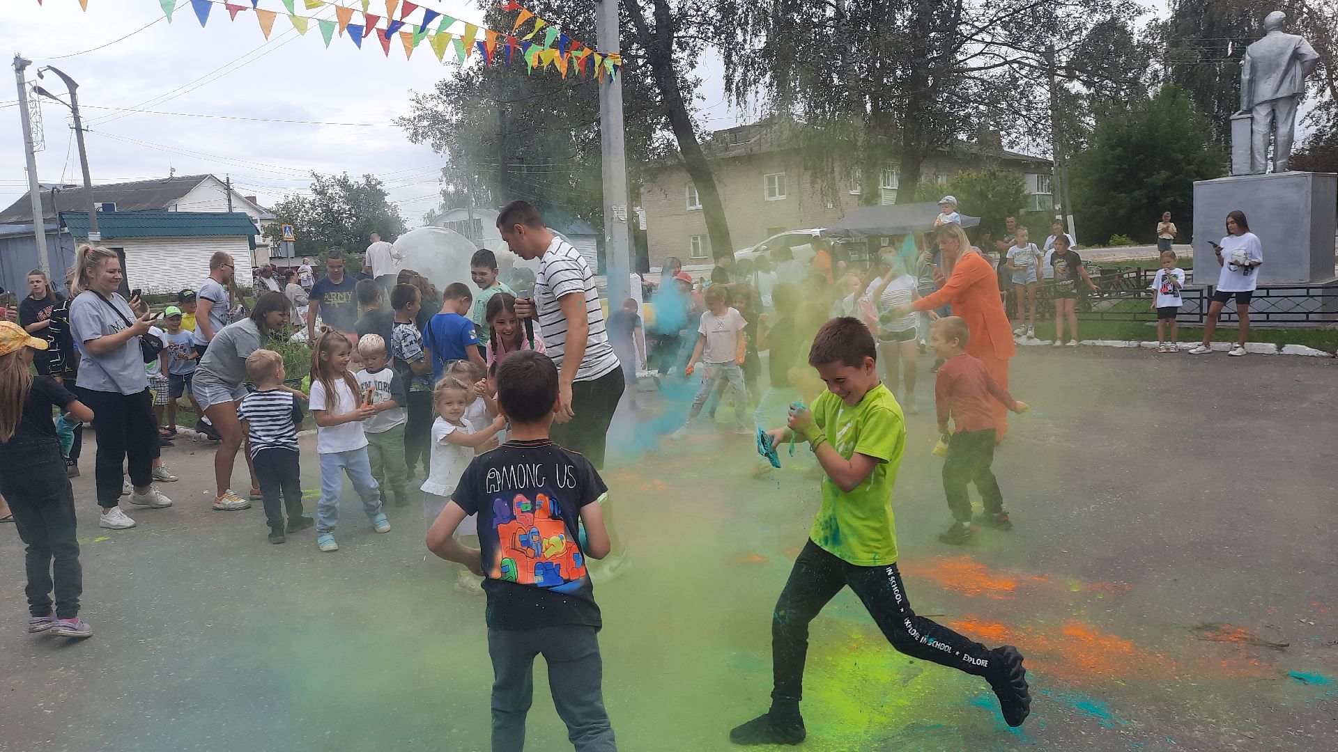 краски холи, праздник, веселье, день совхоза Мир, мир