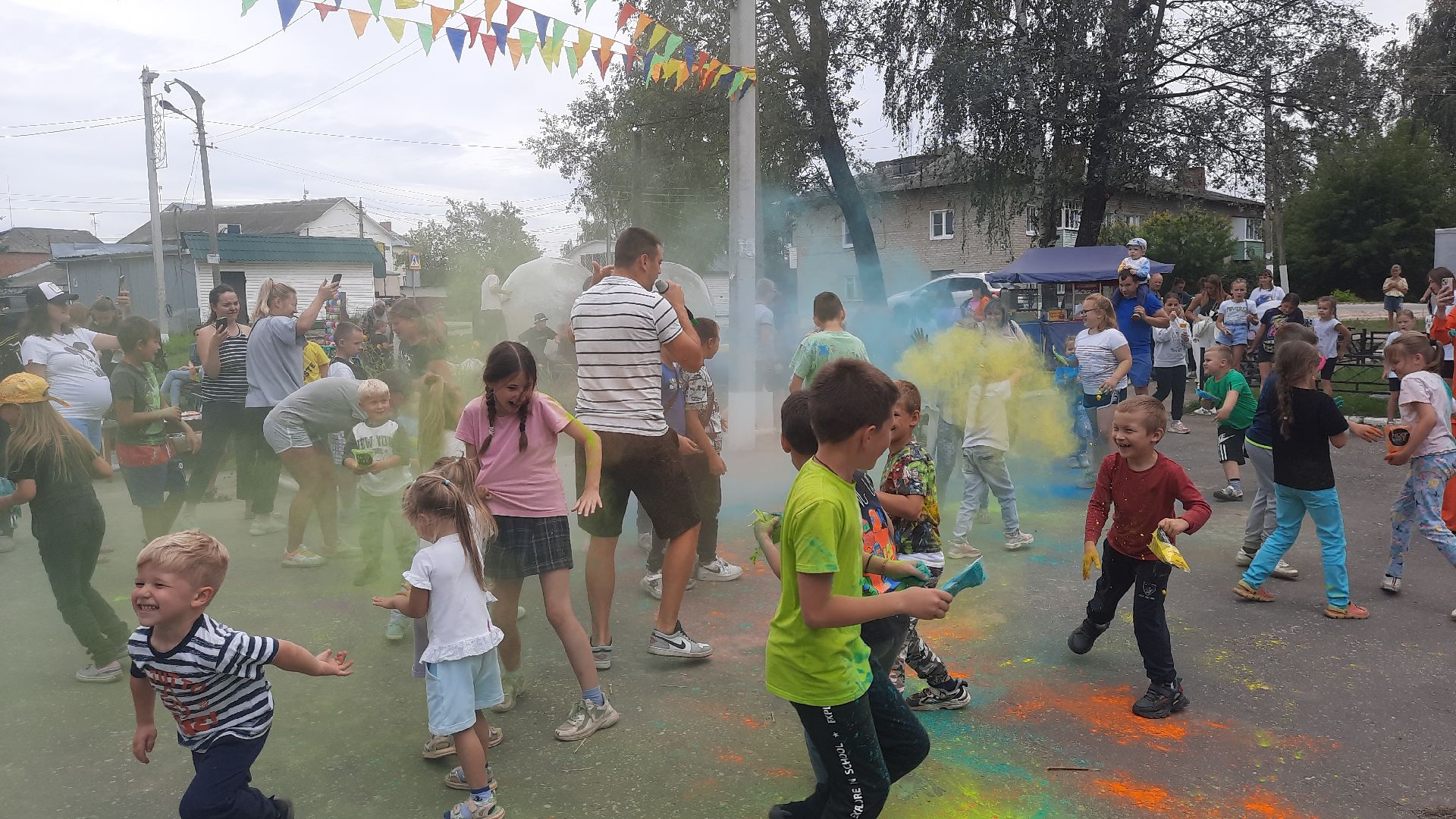 краски холи, праздник, веселье, день совхоза Мир, мир