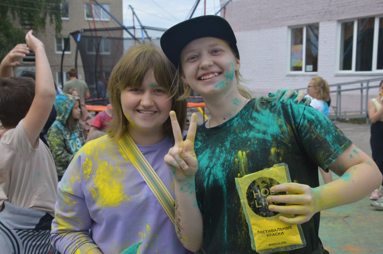 краски холи, праздник, веселье, день совхоза Мир, мир