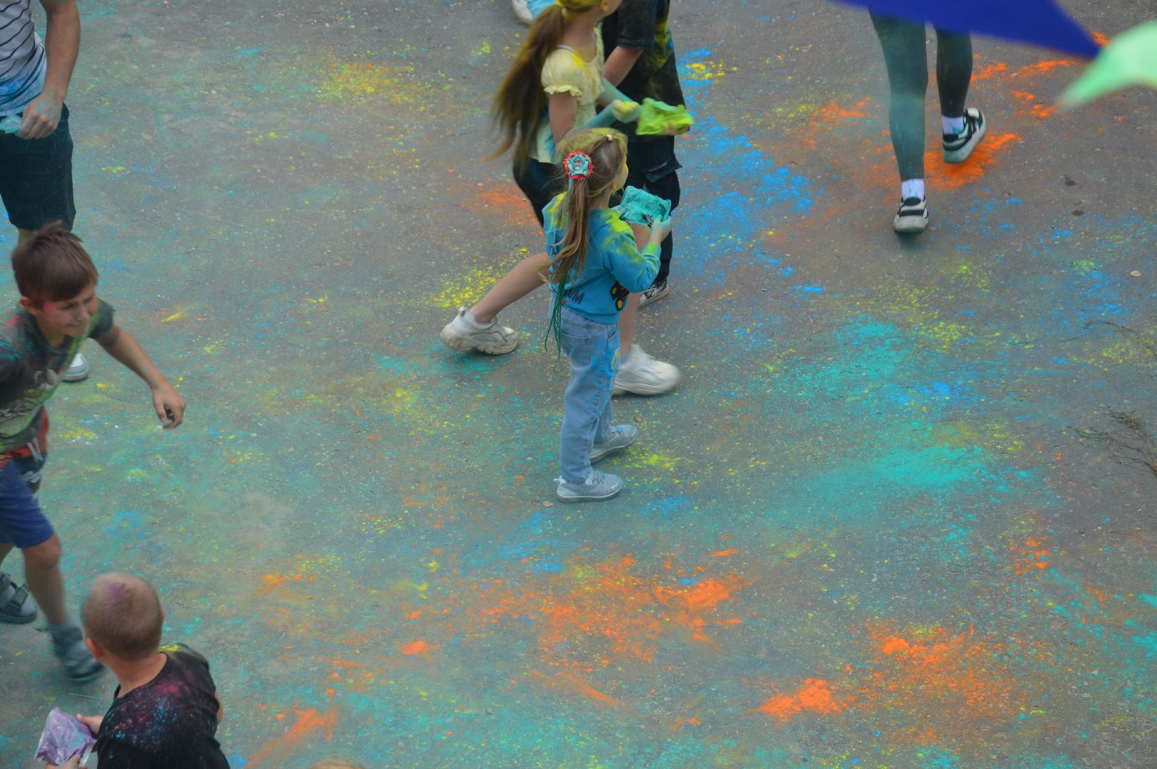 краски холи, праздник, веселье, день совхоза Мир, мир