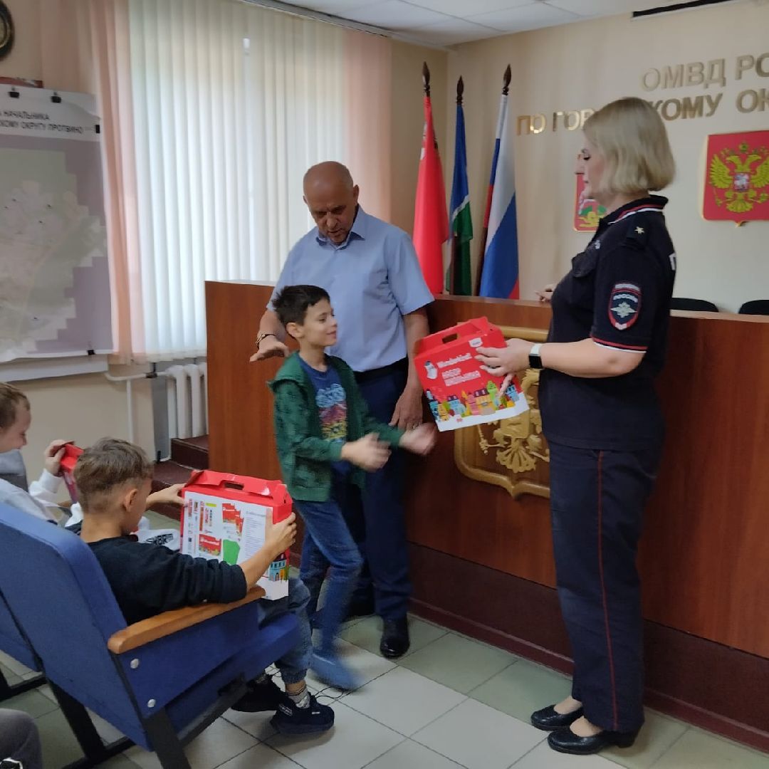 Помоги собраться в школу, акция, полиция, Протвино, учебный год