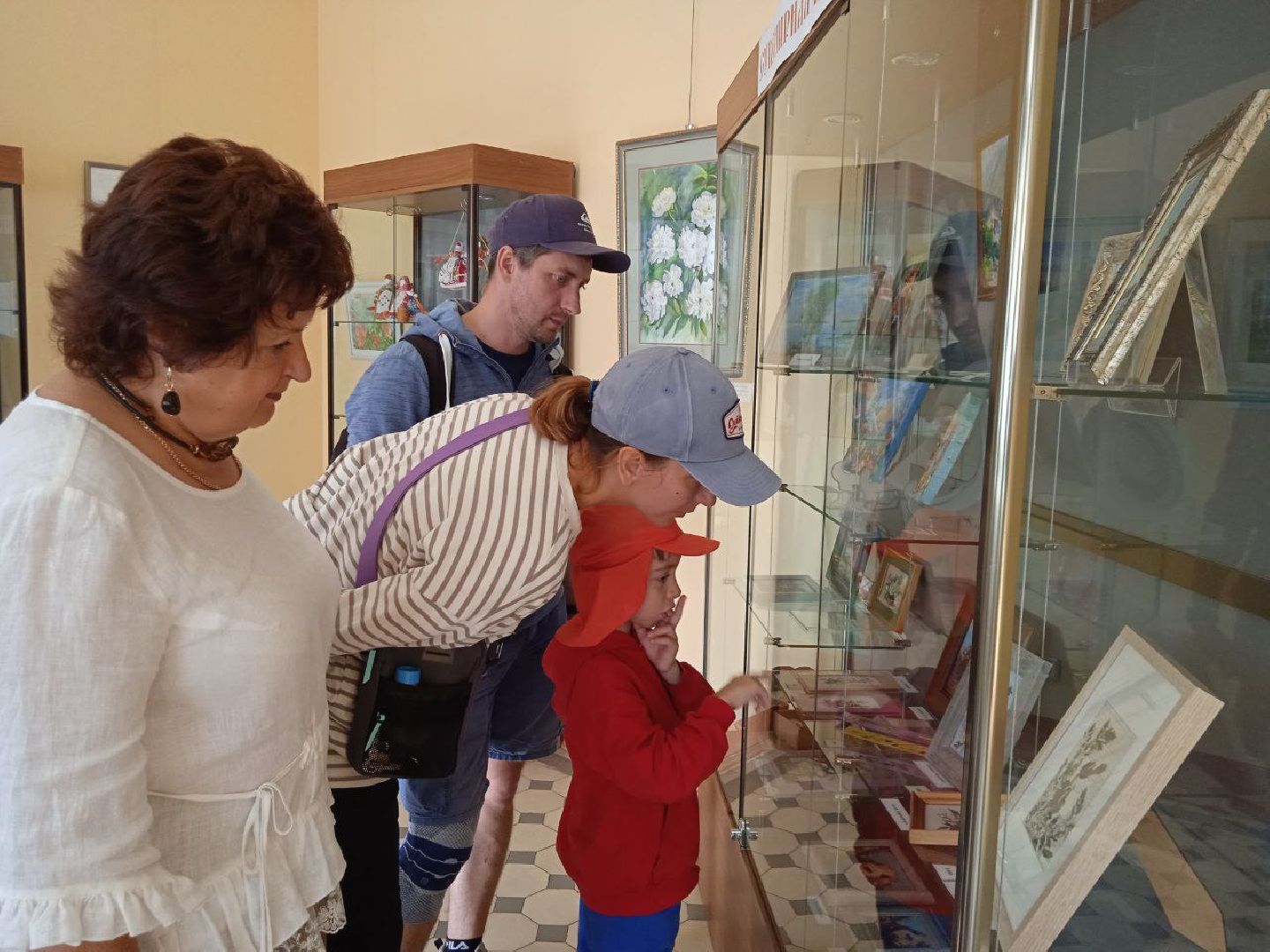 Солнечногорск, выставка, картины, путевой дворец, вернисаж