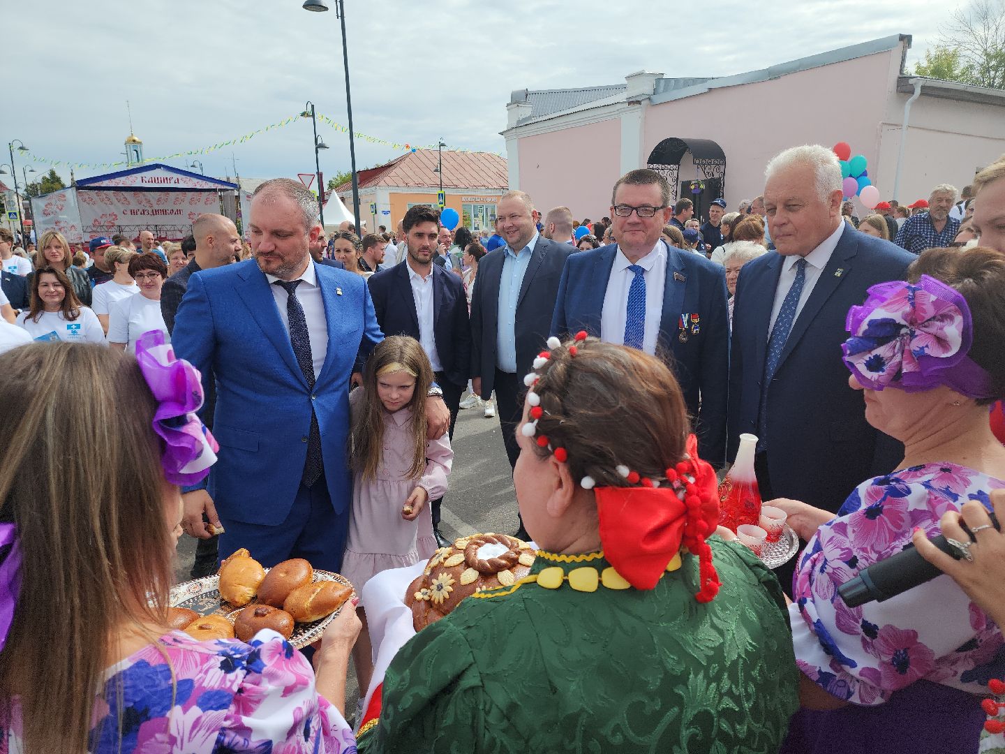 Кашира, день города, ярмарка, Черкизово, Седек, Санрайз, Тепофол, Деревянная сова