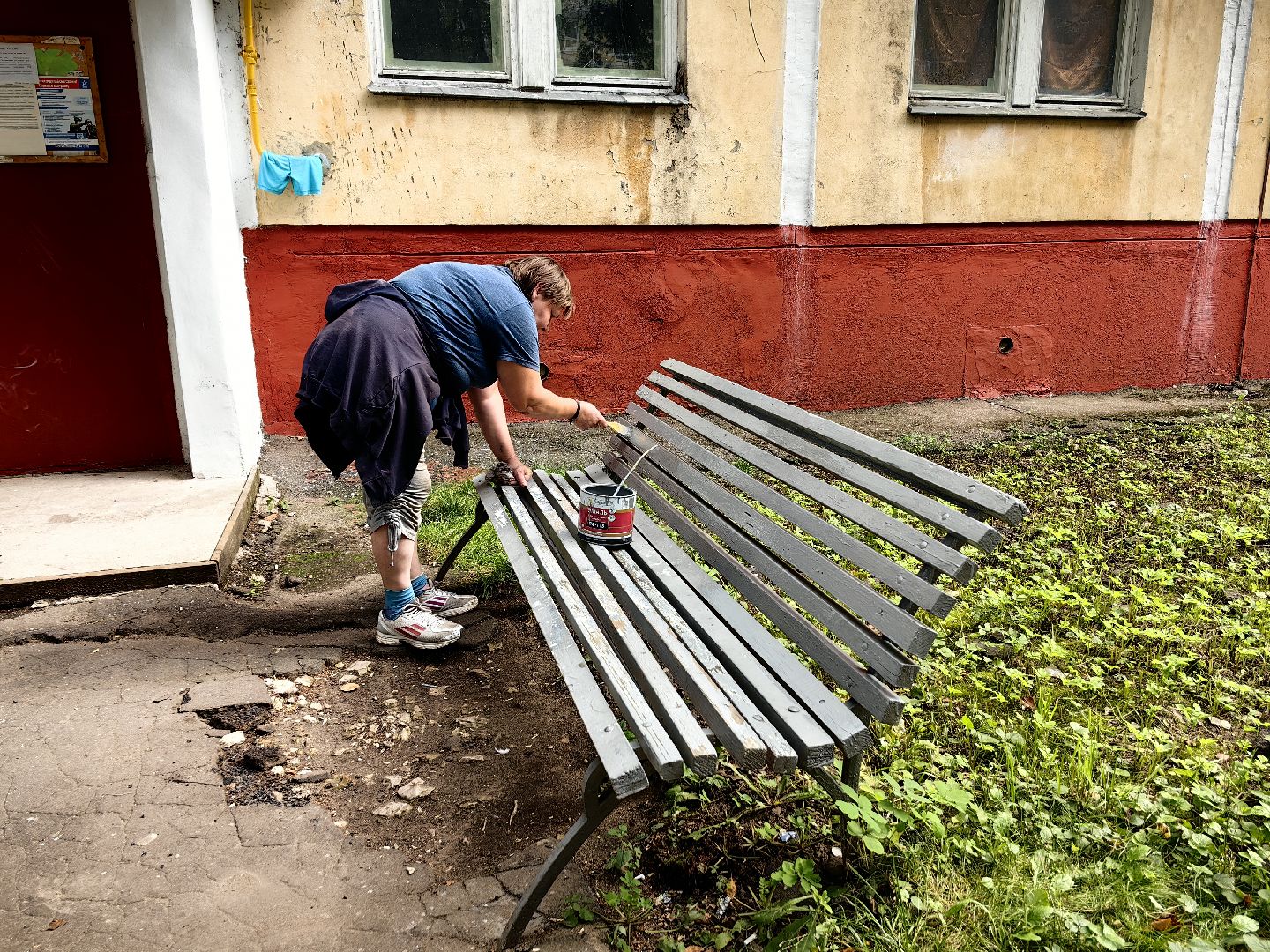 Лавочки, окрашено, краска, территория