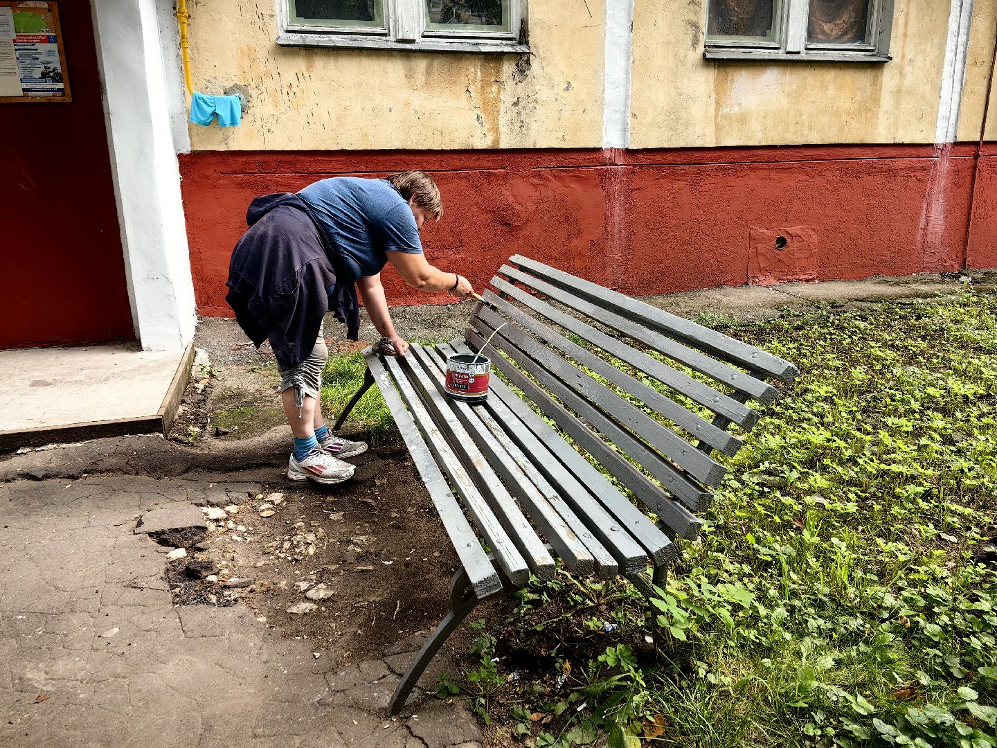 Лавочки, окрашено, краска, территория