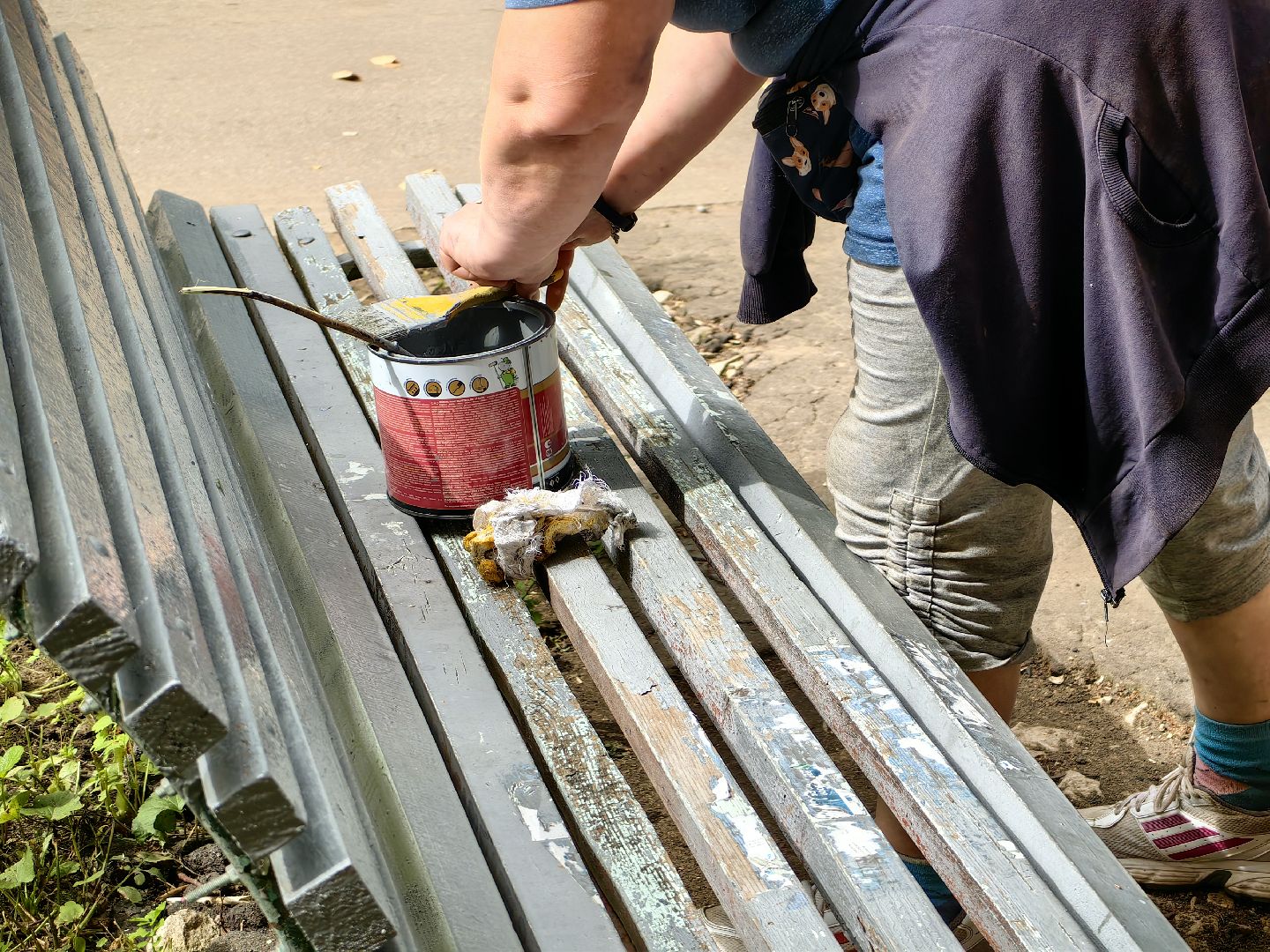 Лавочки, окрашено, краска, территория