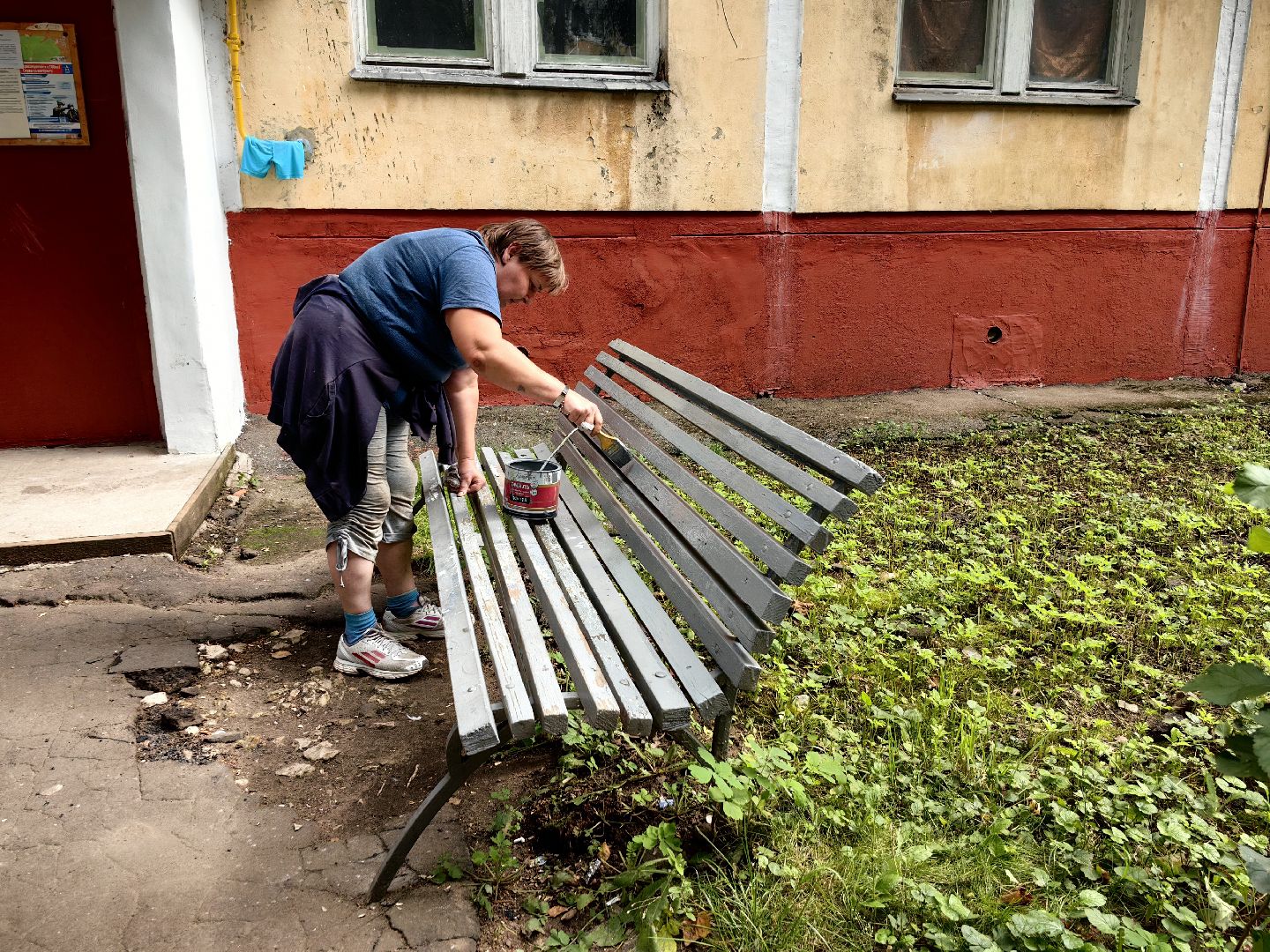 Лавочки, окрашено, краска, территория