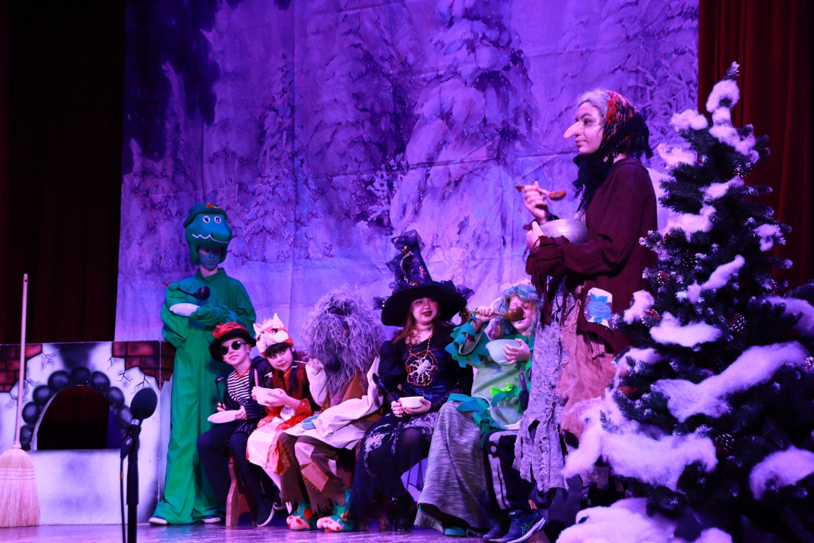 народный театра; т-вид; видное; дворец культуры; актёры