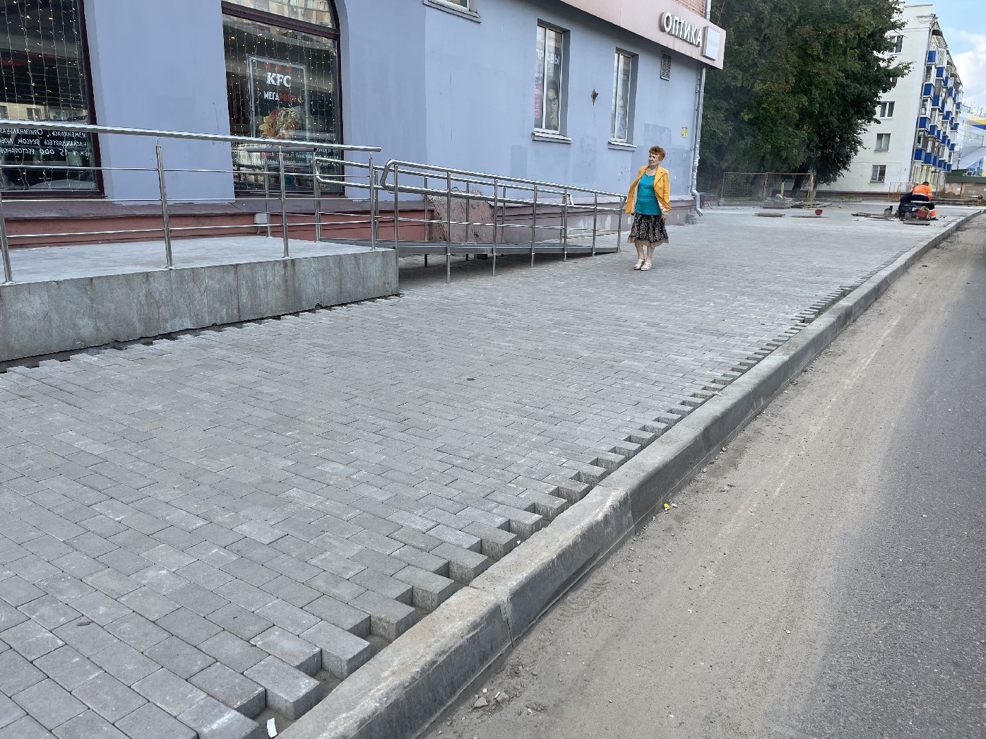 Проспект, реконструкция, стройка, тротуар