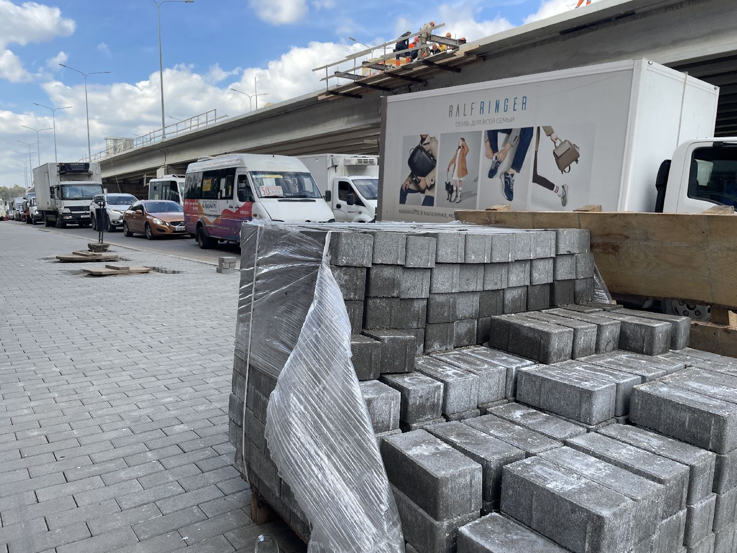 Проспект, реконструкция, стройка, тротуар