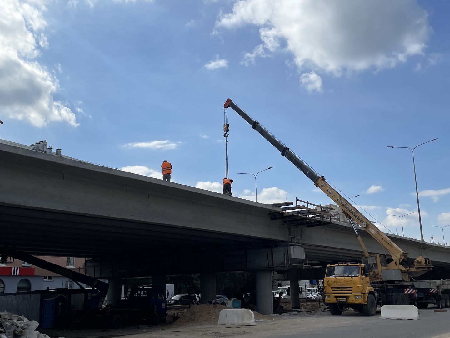 Проспект, реконструкция, стройка, тротуар