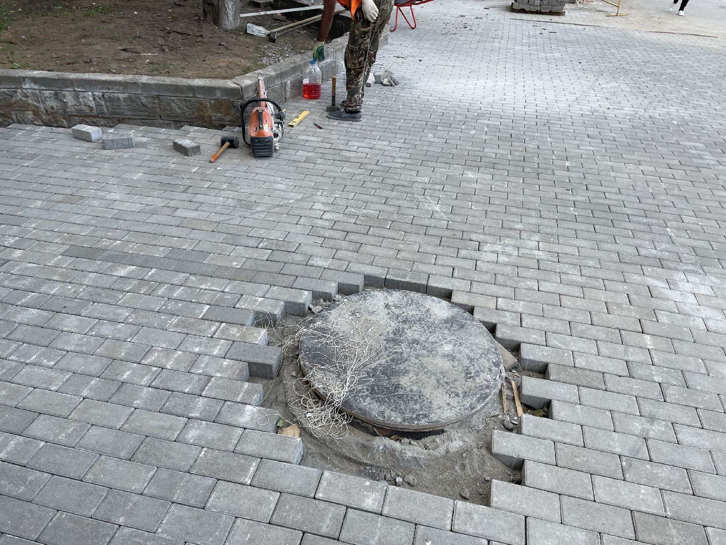 Проспект, реконструкция, стройка, тротуар