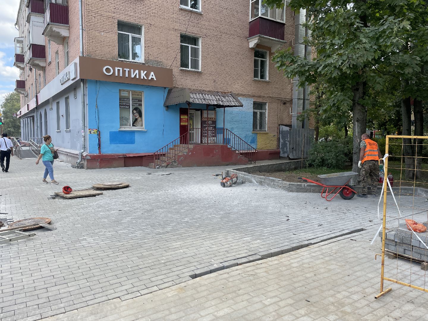 Проспект, реконструкция, стройка, тротуар